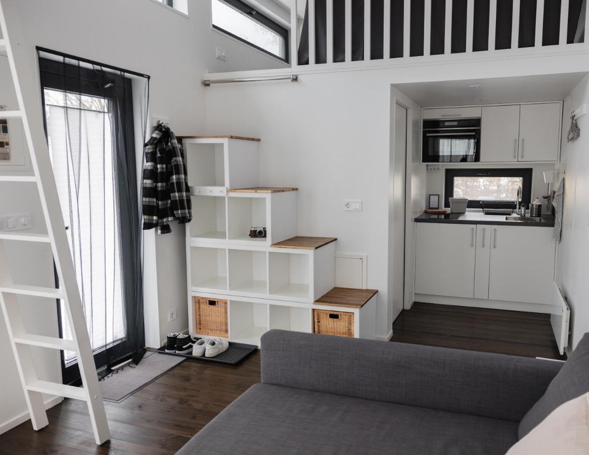 Tinylodge Am Ellertshaeuser See Stadtlauringen Esterno foto